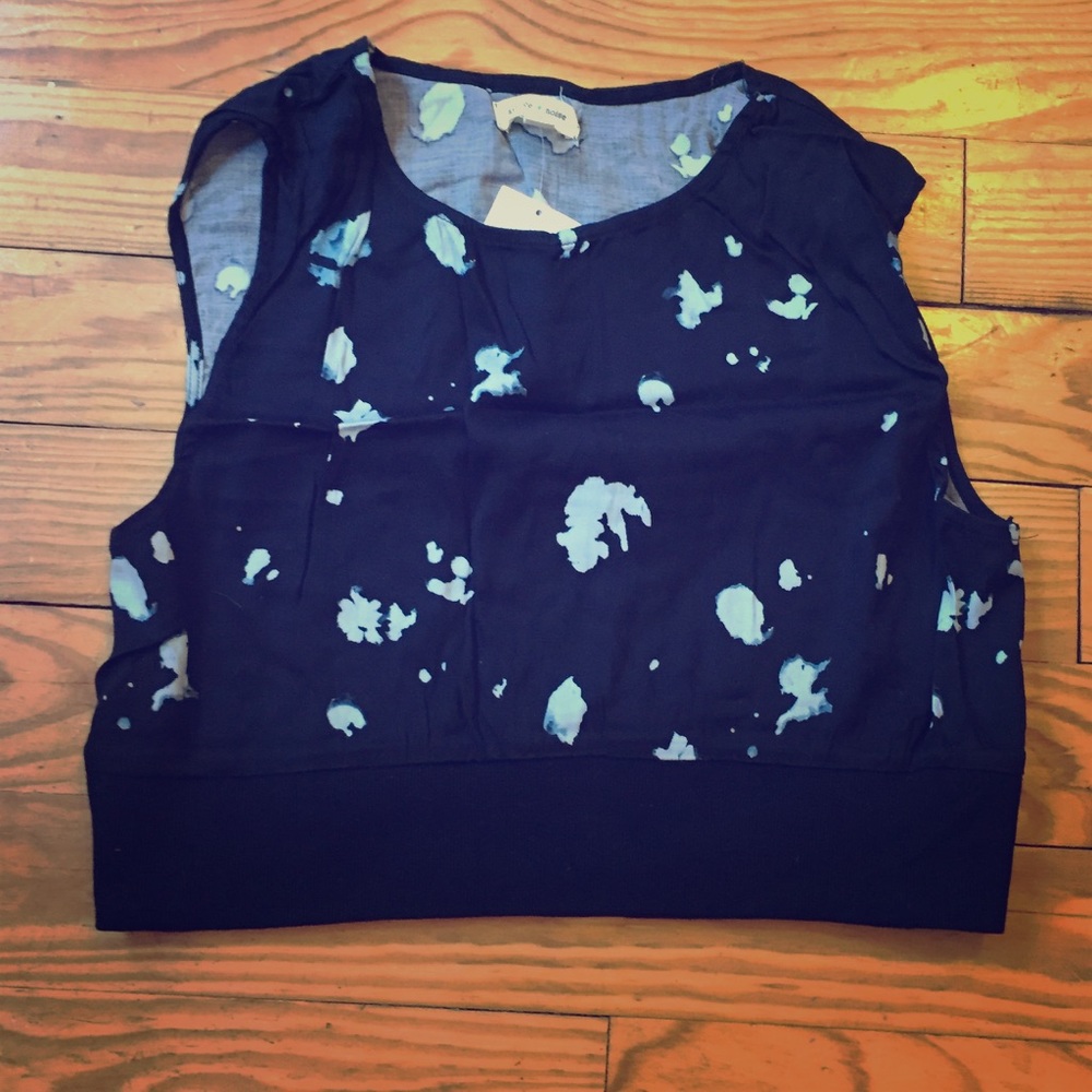 Black & white crop top